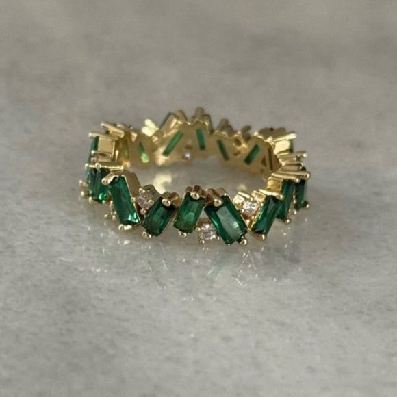 Modest Lu Jewelry - Gold Green Crystal Stacked Ring
Brand New
Size 7